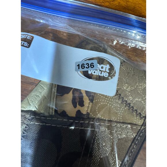 Vintage coach patchwork wristlet excellent condtion - Picture 7 of 7